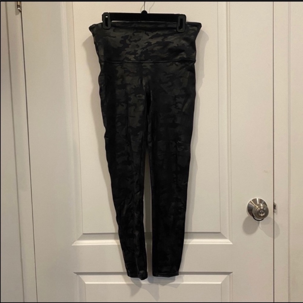Spanx Faux Leather Camo Leggings - Picture 6 of 7